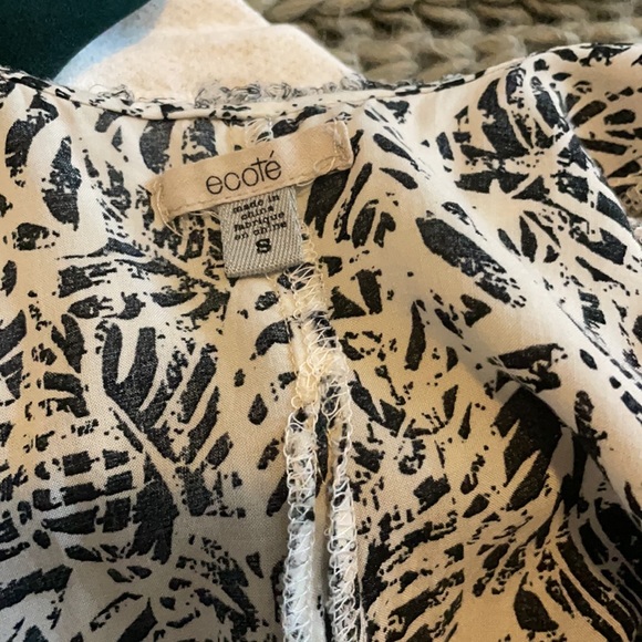 Urban Outfitters flowy dress! - Picture 3 of 3